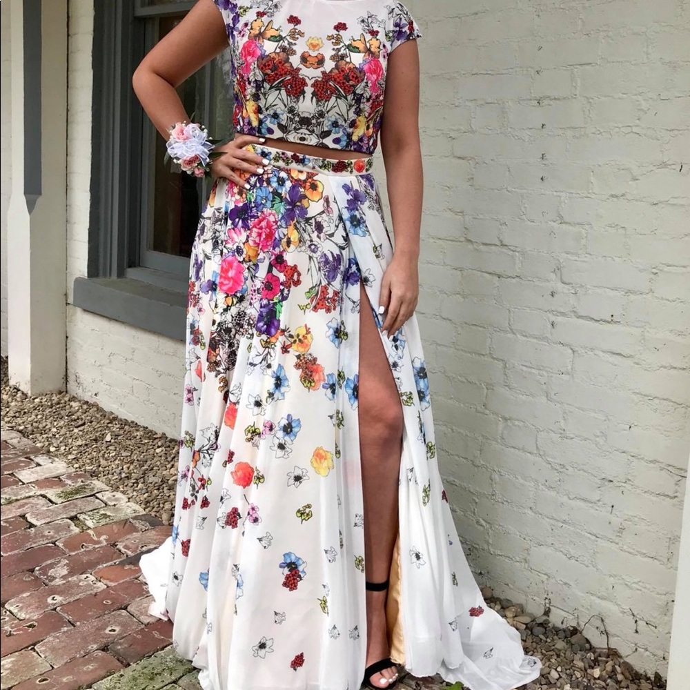 Jovoni Dress